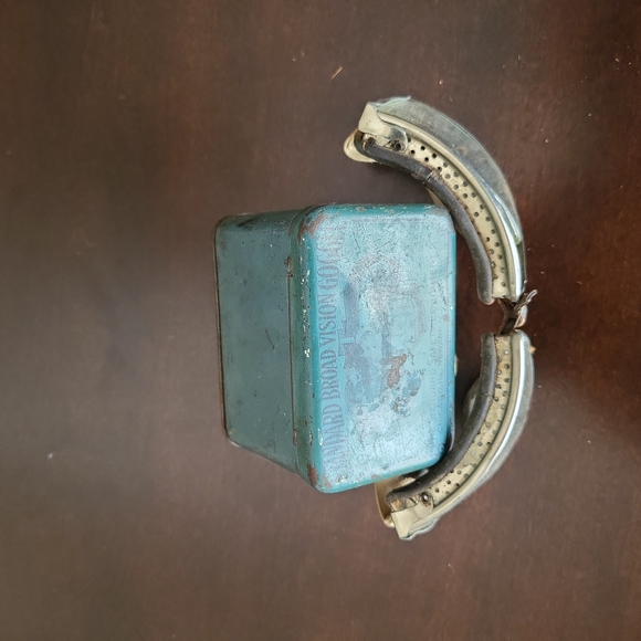 Original Vintage Goggles With Original Tin Box Motorcycle and Auto - Picture 2 of 3